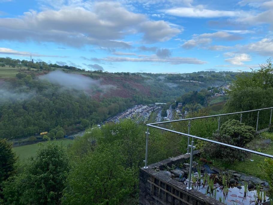 The Crest Hillside Retreat With Hot Tub Villa Abertillery Exterior foto